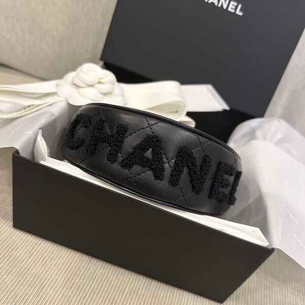 新品 CHANEL シャネル カチューシャ