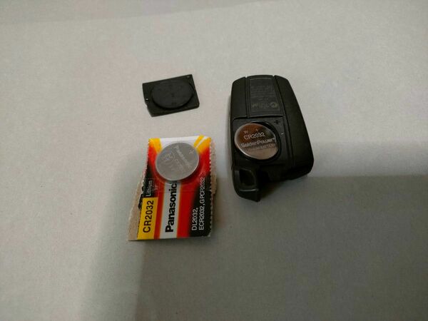 BMW　純正 キーレス/スマートキー/リモコンキー電池付けます
