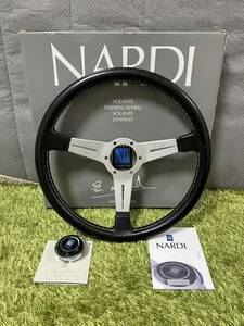 美品　ナルディ NARDI ステアリング 36 36Φ 旧車　ハチロク　ハコスカ　FET ナルディ　ホーンボタン付き　