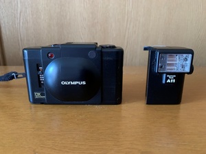 【不動品】OLYMPUS　コンパクトフィルムカメラ 「XA４ MACRO」（フラッシュ A11付き）