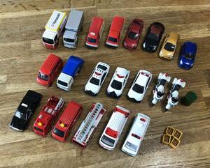 TOMICA トミカ　ミニカー &ミニバイク　計21台セット　その他ミニチュア道具　赤帽佐川急便ヤマザキパン広島県警埼玉県警消防車救急車 等