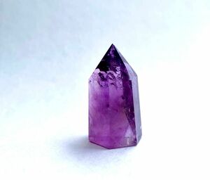 【龍神様の霊石】霊水の紫水晶ポイント【虹入りアメジスト】