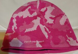 ピンクの迷彩柄ニット帽新品 