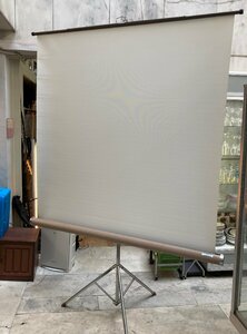 # OG # プロジェクタースクリーン 三脚式 PLUS SCREEN 最大高2100ｍｍ 幅1500ｍｍ 事務 #O-220650