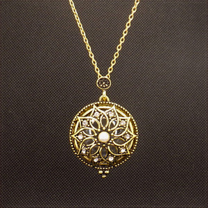 [PENDANT NECKLACE] ヴィンテージ ゴールド 虫眼鏡 老眼鏡 拡大 ルーペ レンズ ペンダント ネックレス (10CZ 真珠 フラワー) 【送料無料】