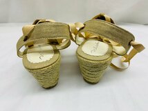 【未使用保管品】サンダル メーカー不明 LT.BEIGE Mサイズ 花柄 レディース 箱付き_画像8