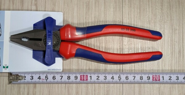 クニペックス【KNIPEX】200㎜　0302-200 （SB）ペンチ　新品未使用★在庫あり