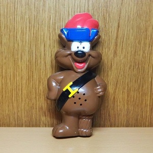  Hardy -zHardee*s animal figure Bear bear be Army ru toy Ame toy Carl's Jr. Karl s Junior hood toy 