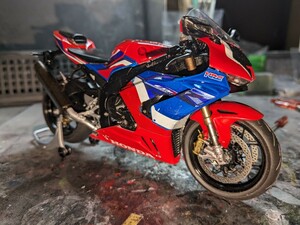 タミヤCBR1000RR-R完成品