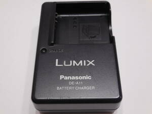 Panasonic パナソニック LUMIX 充電器 DE-A11 中古品