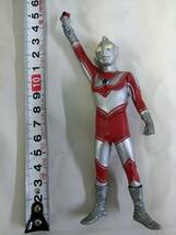 ウルトラマン34【送料無料】【中古】バンダイ アルティメット ソリッド ウルトラマン /ウルトラマンジャック 台座なし【現状品】_画像1