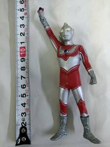 ウルトラマン34【送料無料】【中古】バンダイ アルティメット ソリッド ウルトラマン /ウルトラマンジャック 台座なし【現状品】