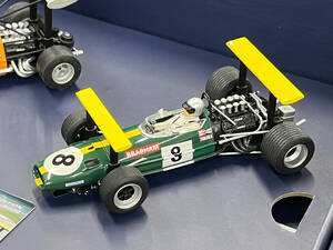 No.166-167 SCALEXTRIC ＝LEGENDS＝ McLaren M7c vs. Brabham BT26A Limited Edition [新品未使用 1/32スロットカー]