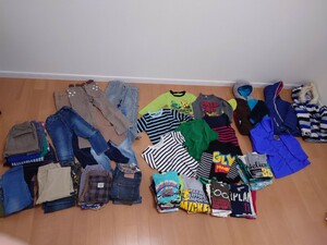 【子供服】男の子　110〜130サイズ　まとめ売り　80点以上　アウター　シャツ　長袖　パンツ　ハーフパンツ　半袖