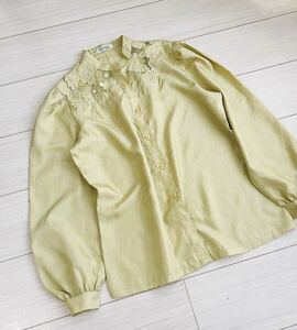 イエロー　シャツ　ブラウス　試着のみ美品　DANA PARIS 9号　シアーシャツ　デコルテの透け感がおしゃれ日本製　新品同様