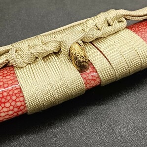 日本刀装具 短刀合口拵 流れ桜花の図 銅装具 本鮫皮装具 木刀木製柄 刀剣美術 赤鮫皮の画像3