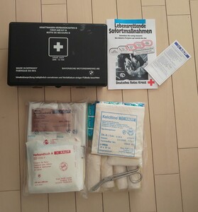 BMW 救急セット KRAFTWAGEN-VERBANDKASTEN B/ FIRST-AID KIT B/BOITE DE SECOURS B/Made in Germany