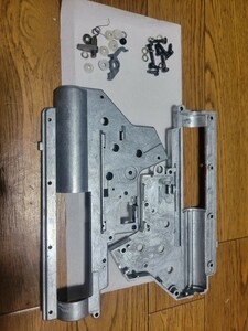 121・マルイ電動ガン用(ver2)　メカボックス側＆軸受け＆カットオフレバー＆逆転防止ラッチ　中古品