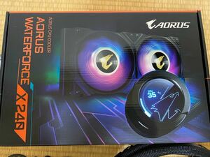 GIGABYTE LCDディスプレイ付き240mm簡易水冷CPUクーラー　AORUS WATERFORCE X 240