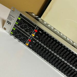 BEHRINGER/ベリンガー FBQ3102 グラフィックイコライザー ULTRAGRAPH PRO 通電OK 本体のみ　ジャンク扱い