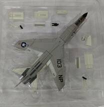 現状品 CENTURY WINGS F-8E CRUSADER U.S. NAVY VF-211 FIGHTING CHECKMATE NP103 1966_画像3
