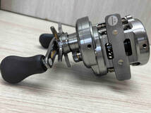 ベイトリール　SHIMANO/シマノ 17 CALCUTTA CONQUEST BFS HGR カルカッタコンクエスト カバーあり_画像5