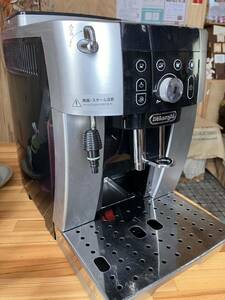 デロンギ　全自動コーヒーマシン　ecam25023sb カフェラテDeLonghi カプチーノメーカー 全自動エスプレッソマシン マグニフィカS 