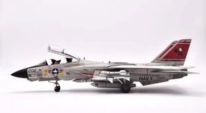 1/72 アメリカ海軍 F－１４Aトムキャット VF-31 組立塗装済完成品