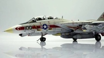  1/72 アメリカ空軍 F-14A VF-1 組立塗装済完成品_画像1