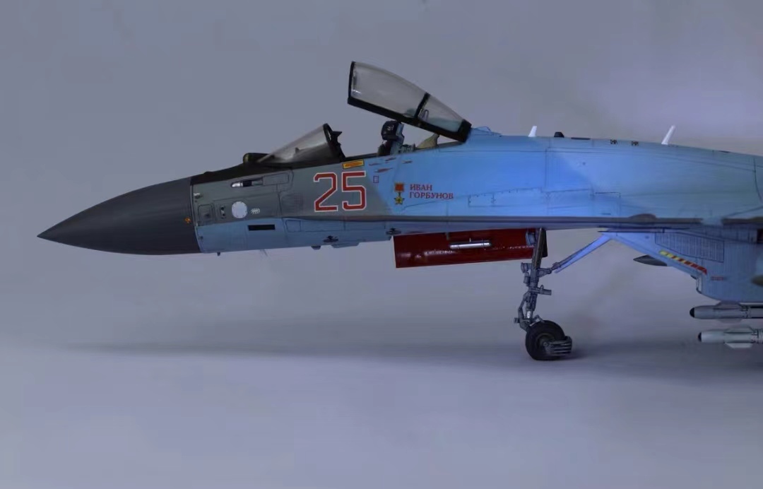 1/48 रूसी वायु सेना SU-35S को असेंबल और पेंट करके तैयार किया गया, प्लास्टिक मॉडल, हवाई जहाज, तैयार उत्पाद