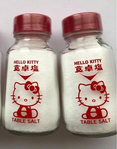 《新品未開封》ハローキティ　HELLO KITTY 食卓塩　100g ２本　サンリオ　コレクション