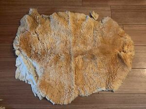 【素敵】ムートンラグ　日本ムートン　ニチロムートン　ラグマット　ベージュ　インテリア　羊毛　ラグ　SHEEPSKIN　訳アリ