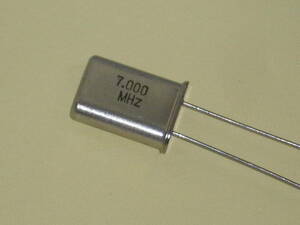 XTAL 水晶発振子 7.000MHz (HC-49/U) 長期保管品