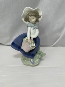 I027■1円■　LLADRO リヤドロ きれいな花ばかり PRETTY PICKINGS　フィギュリン 西洋陶磁 陶器人形 置物