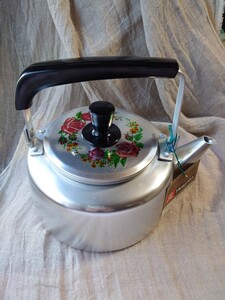 ★未使用★アルミ製 ヤカン 2L 昭和レトロ ケトル　ホクセイ日軽家庭用品 キャンプ アウトドア aluminum kettle 花柄 花園シリーズ 