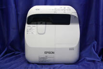 ★輝度3200lm/投影確認★　EPSON/エプソン 液晶プロジェクター 超短焦点モデル ◆EB-580/リモコン＆HDMI＆VGAケーブル付き◆ 48661Y_画像2