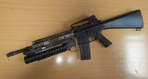  電動ガン　M16系 メタルレシーバー グレネードランチャー付き 現状品 ジャンク扱い 