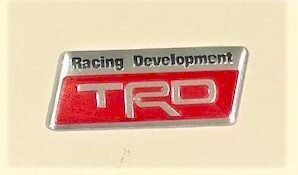 稀少　新着限定物　貼りやすいアルミ製　 Racing Development 　TRD　 ロゴ　　アルミ　ミニエンブレム　ステッカー⑫