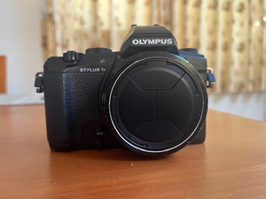 オリンパスOLYMPUS Stylus1S 光学ズーム10.7倍1200万画素 CMOSセンサー