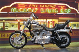 Maisto マイスト 1/18 Harley-Davidson ハーレー DYNA WIDE GLIDE ダイナ ワイドグライド 95th Anniversary Model 箱付