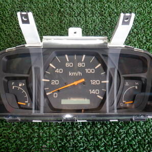 ミニキャブバン（Ｕ６１Ｖ）スピードメーター ２ＷＤ ５速マニュアル車 ＭＲ３５６０７９ １２４１９２キロの画像1