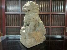 K10-0124　美術彫刻 狛犬 獅子座 置物 石彫刻 明治期_画像1