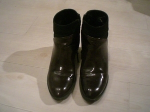 100 jpy ~ ZARA Zara short boots pa tent leather Brown × black 22.5.