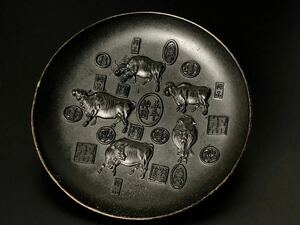 大清乾隆 五牛神図 皿 干支 牛 彫刻 銘文 刻印 古銅 置物 古美術 コレクション 直径約11.8cm 重さ約 166.3g