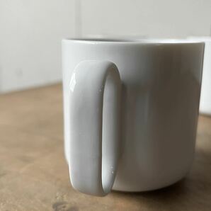 2個set Uハンドル マグカップ デットストック 白磁 陶器 検: コーヒーカップ ティーカップ カフェ レトロ ビンテージ アンティークの画像6