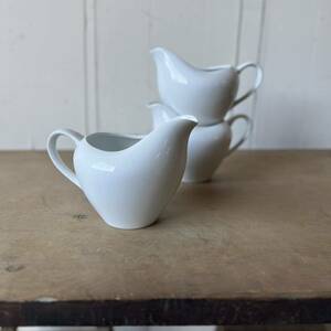 3個set 綺麗な曲線の 白磁 ピッチャー デットストック 陶器　検: 水差し ミルク フラワーベース 花瓶 花器 レトロ ビンテージ アンティーク