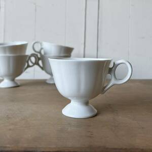 2個set 足付きカップ デットストック 白磁 陶器　検: マグカップ コーヒー 珈琲 ティーカップ デザートカップ カフェ レトロ ビンテージ