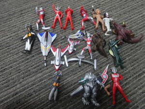 当時物 バンダイ ウルトラマン レオ タロウ エース　フィギア　ソフビ　消しゴム　１５個　部品なし３個