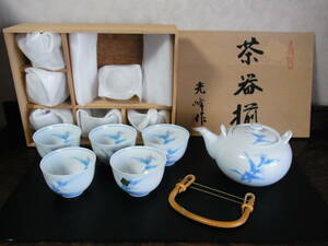 茶器揃　花紋　急須・湯のみ　茶碗　5客