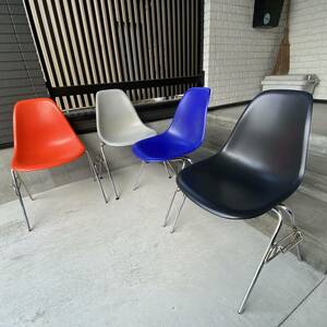 4脚セット Vitra / ヴィトラ社 Eames Plastic Chair シェルチェア スタッキング made in Germany 現状渡し イームズ ダイニング